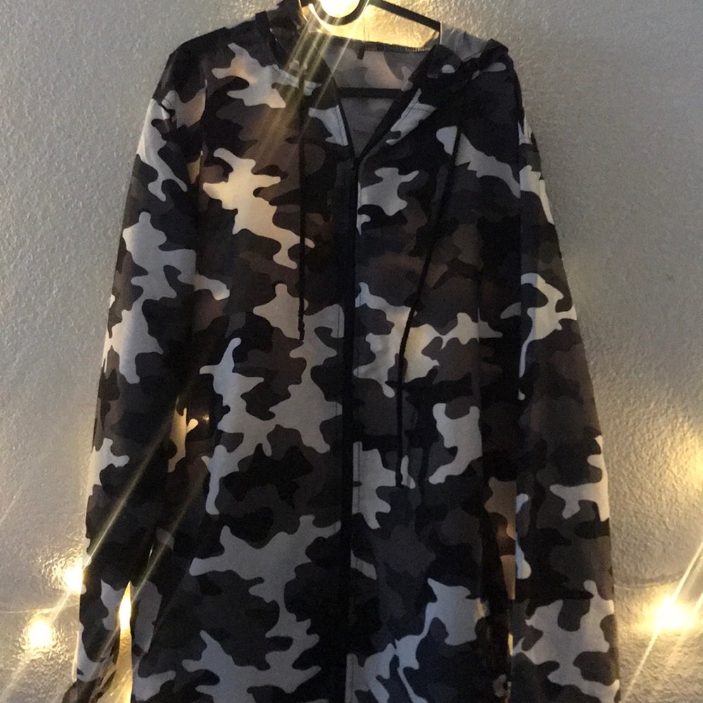 Camo wind breaker